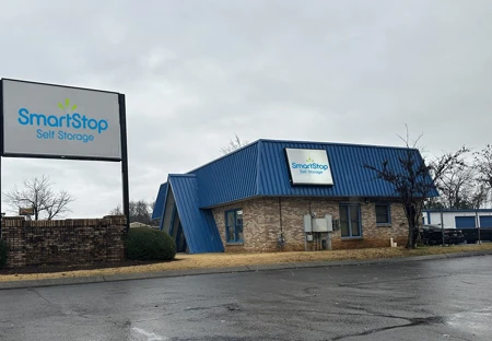 SmartStopSelfStorage-MurfreesboroTN-1323NWBroadSt-Hero