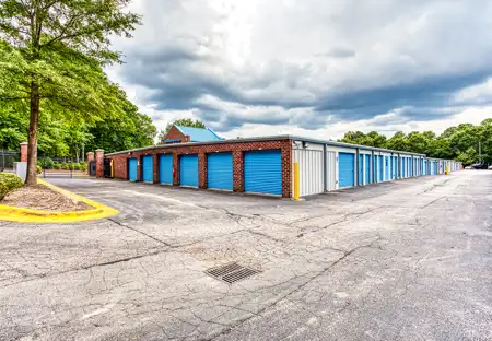 SmartStopSelfStorage-RaleighNC-5012NewBernAve-DriveUpUnits