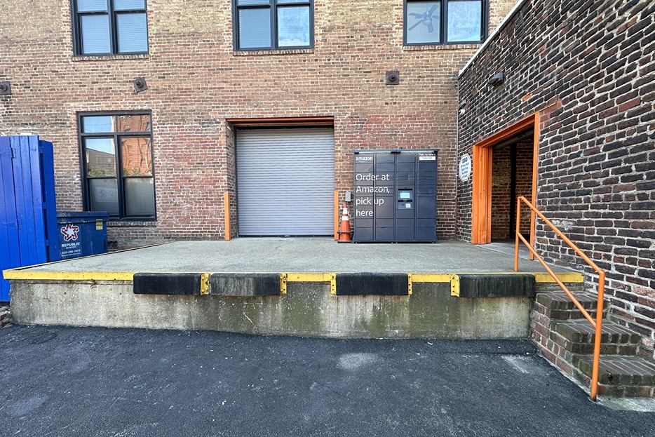 SmartStopSelfStorage-CharlottesvilleVA-2307Hydraulic-Loading Dock