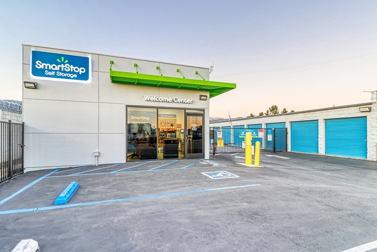 SmartStopSelfStorage-AzusaCA-1111WestGladstone-Hero