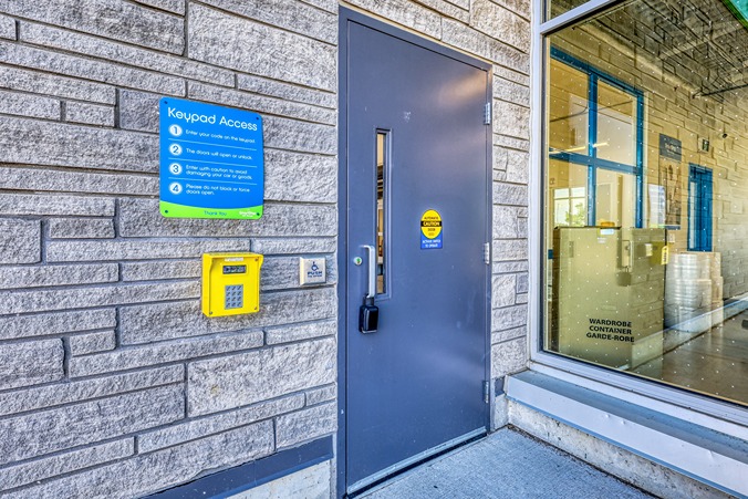 SmartStopSelfStorage-HamiltonONT-550 Centennial Pkwy N-Door Entry