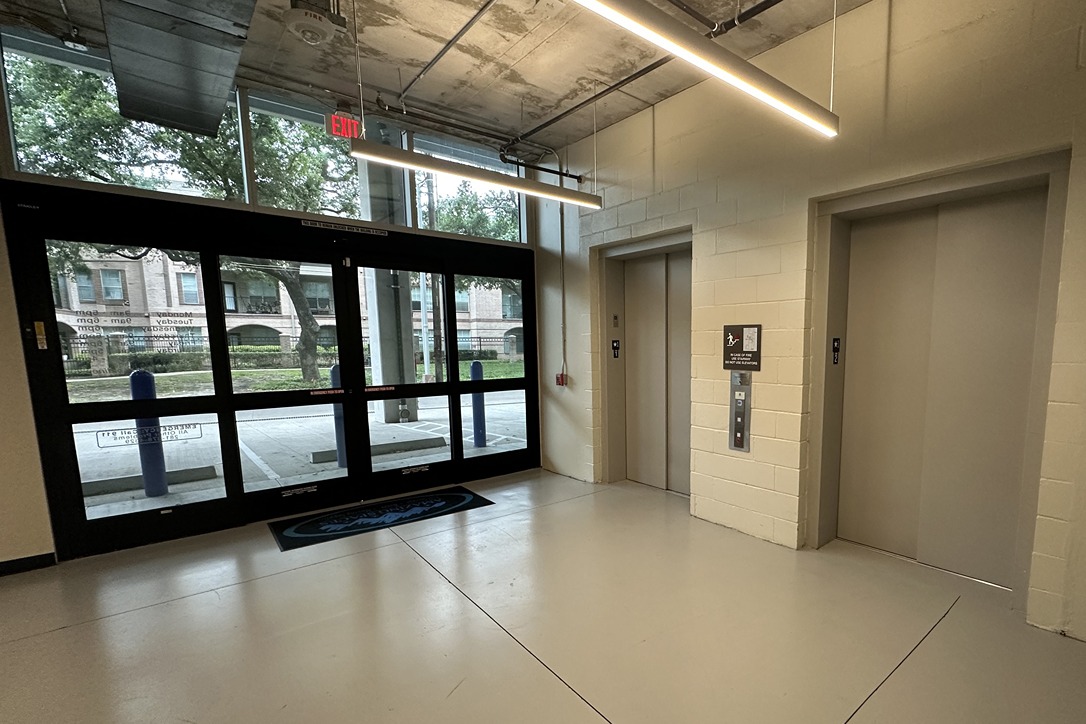 SmartStopSelfStorage-HoustonTX-3130SouthwestFwy-Elevators