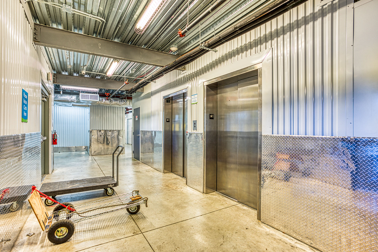 SmartStopSelfStorage-SarastotaFL-1027NorthWashingtonBlvd-Elevators