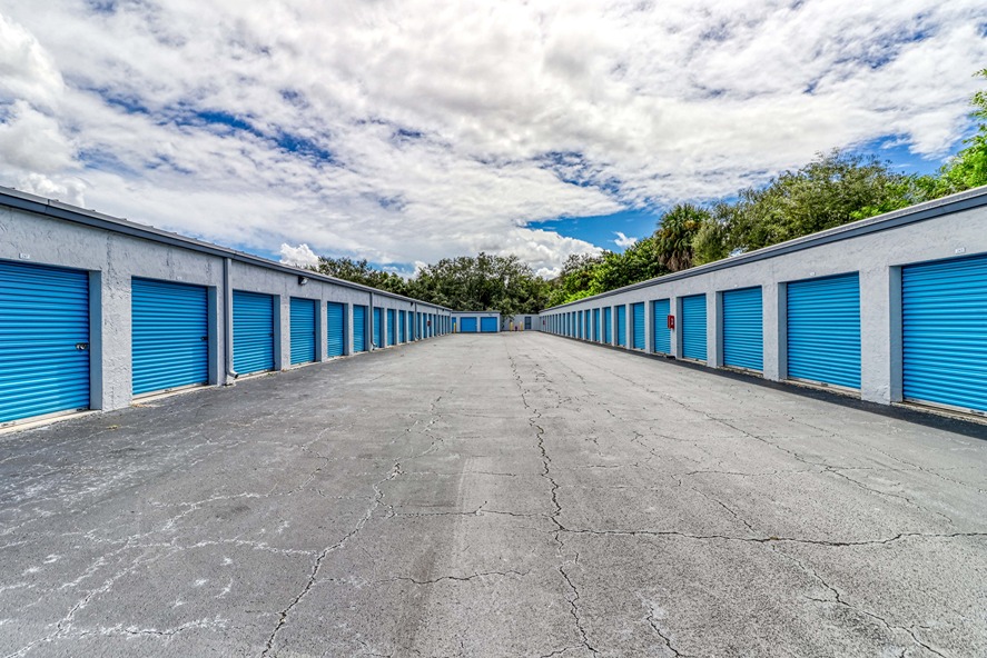 SmartStopSelfStorage-LakeWorthFL-8135LakeWorthRd-Drive Up Units