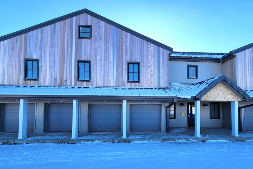 SmartStopSelfStorage-NantucketMA-10DavkimLn-DriveUpUnits