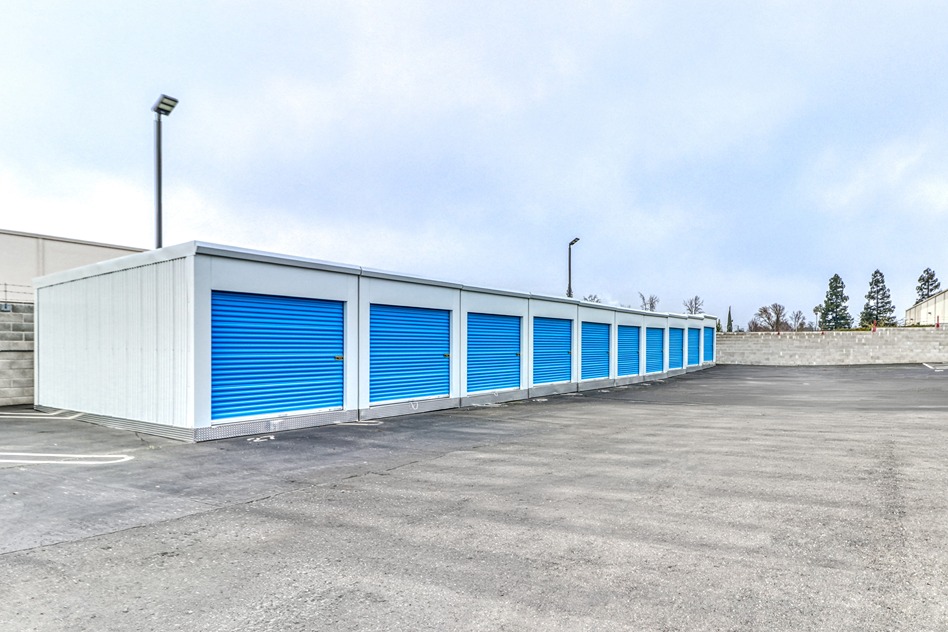 SmartStopSelfStorage-SacramentoCA-3970PellCircle-DriveUp1