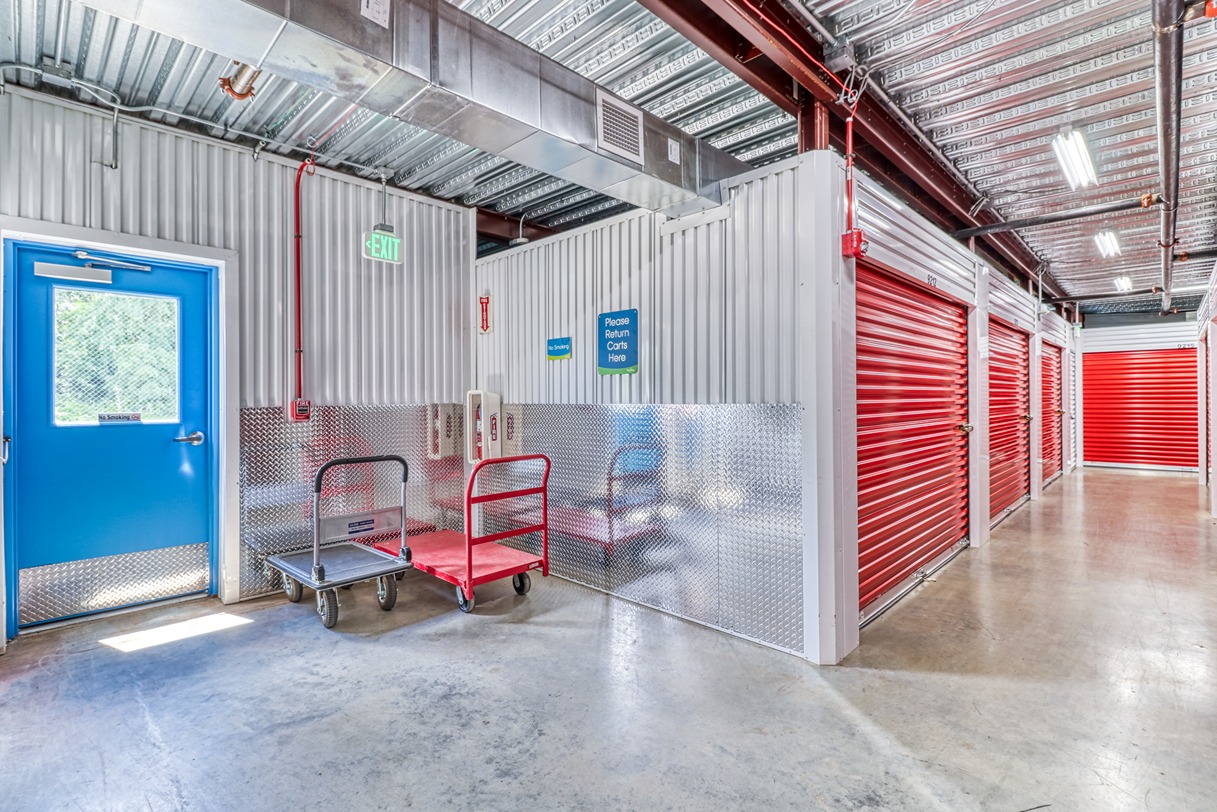 1910 E Algonquin Rd, Algonquin, IL Hand Carts | SmartStop