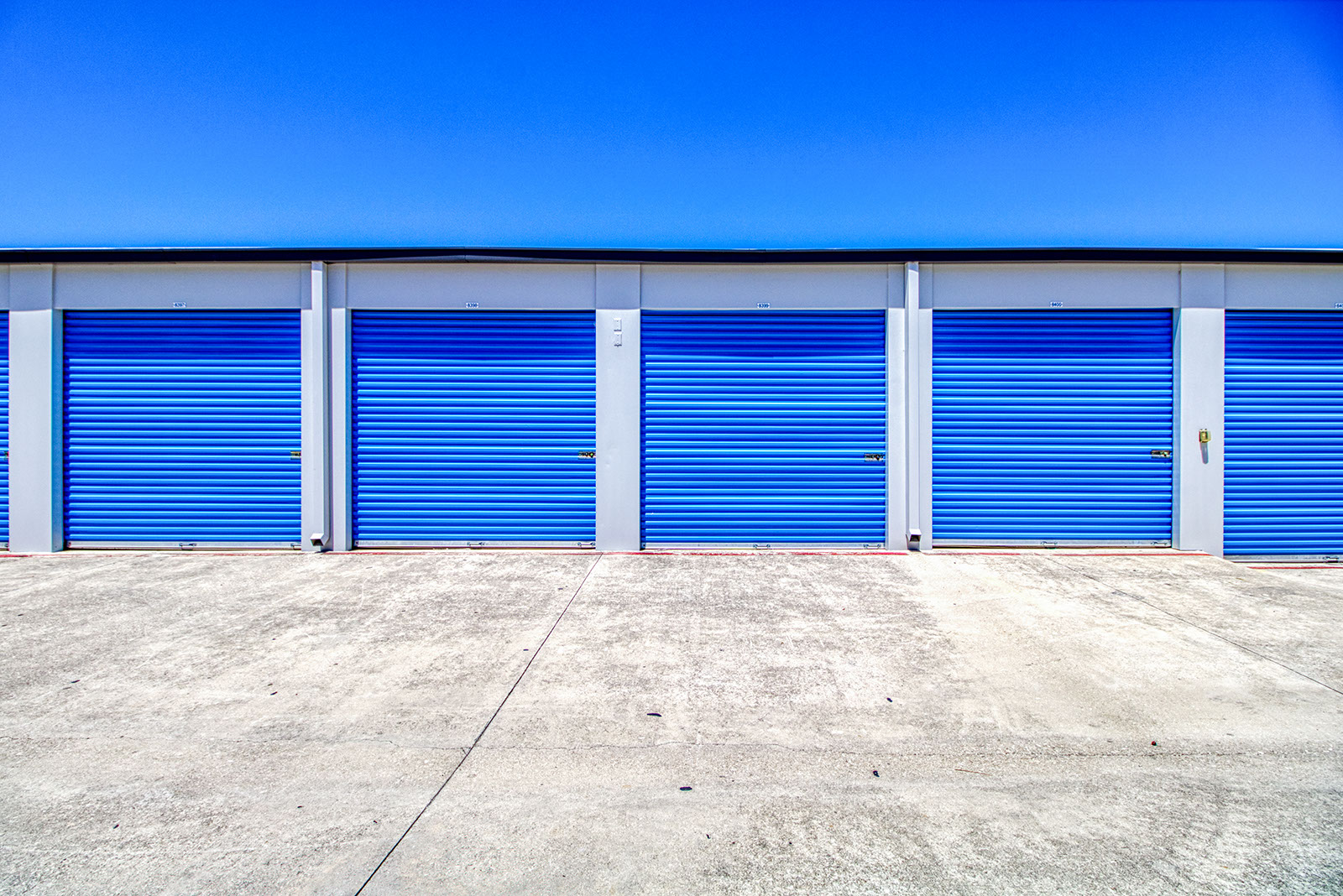 SmartStopSelfStorage-SanAntonioTX-8239BroadwaySt-DriveUpUnits