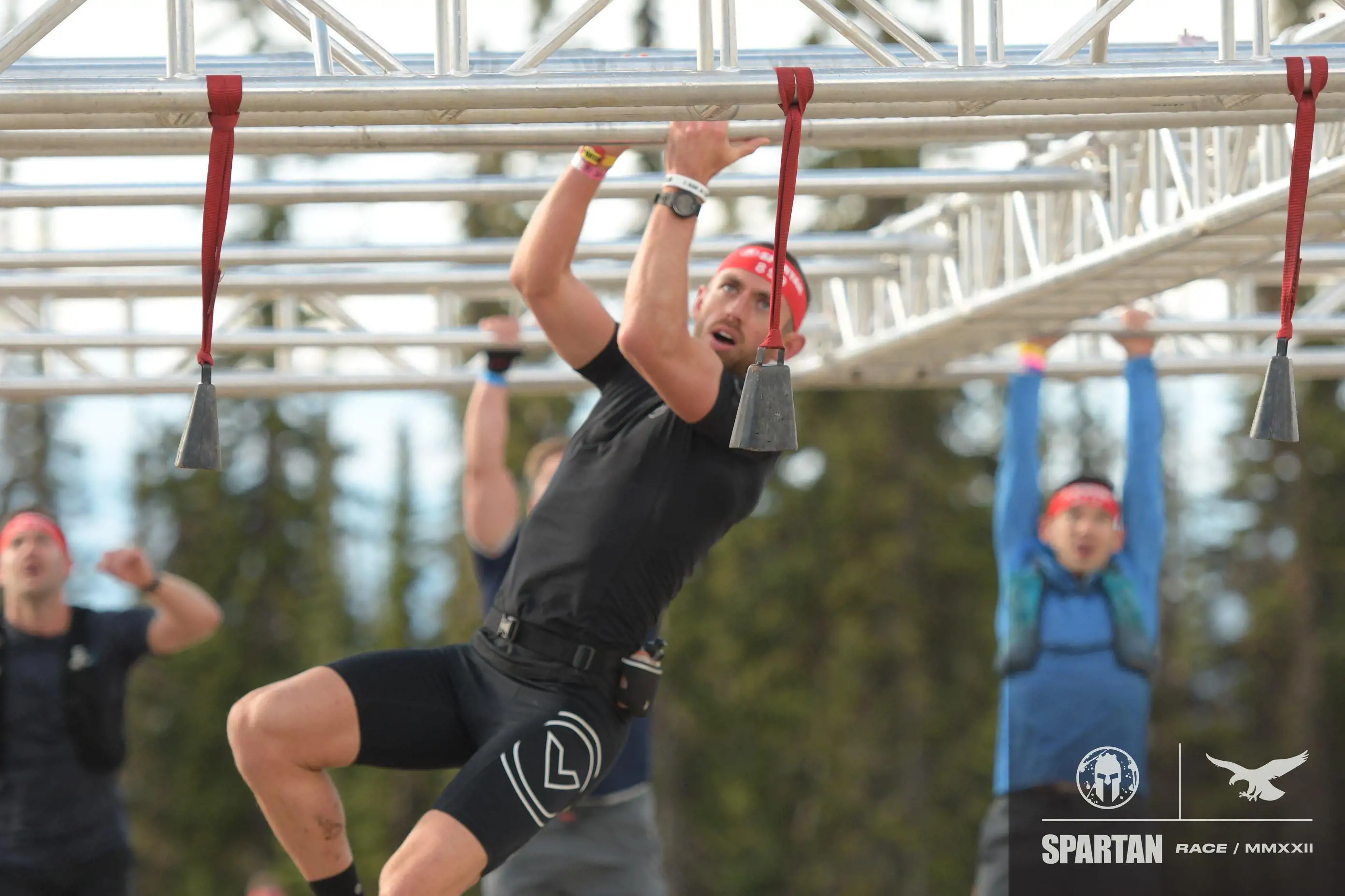 Image de Noah Grime franchissant un obstacle lors d'une épreuve Spartan