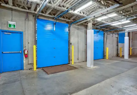 SmartStopSelfStorage-PickeringONT-600GraniteCrt-LoadingBay