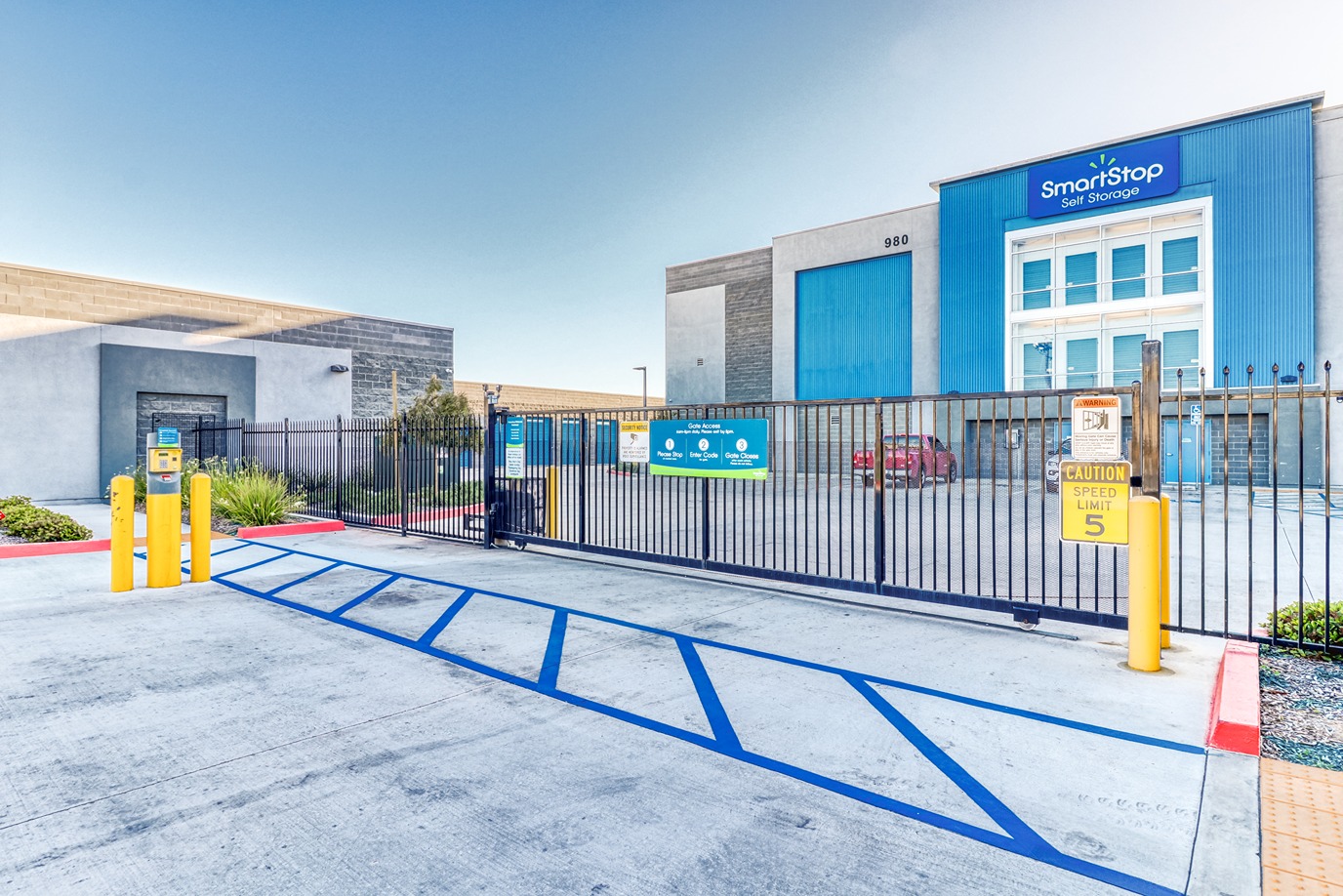 SmartStop Self Storage Facility 970 industrial Blvd, Chula Vista - Gate