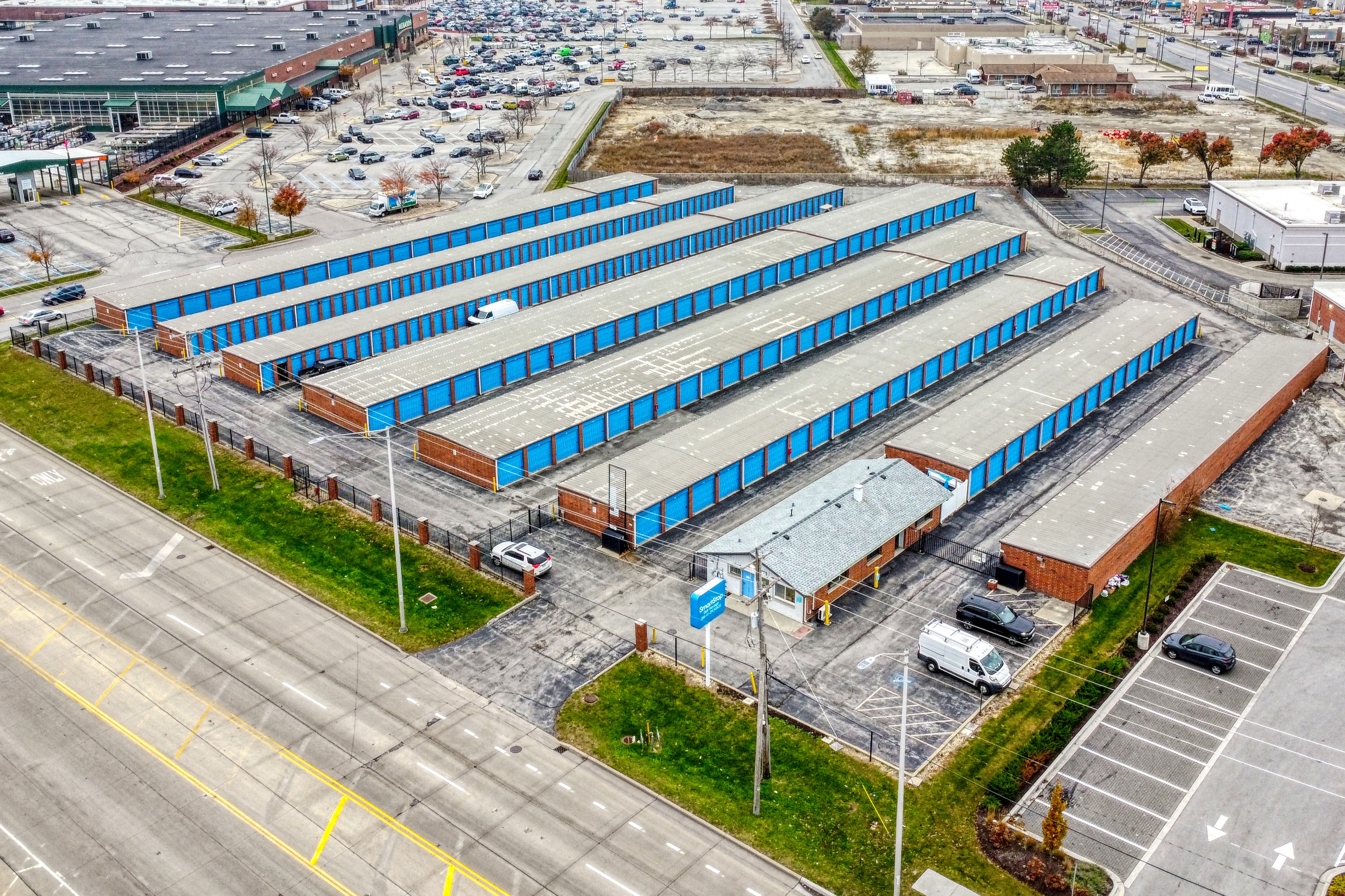 SmartStopSelfStorage-CrestwoodIL-4747CalSagRd-Drone Hero