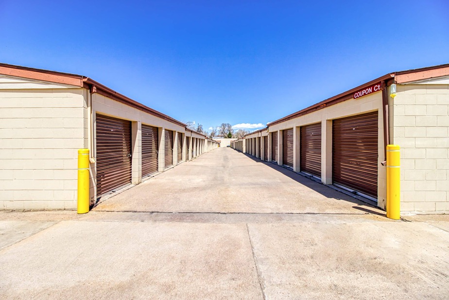 SmartStopSelfStorage-DenverCO-8881 EFloridaAve-DriveUp1