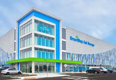 SmartStopSelfStorage-BramptonONT-9910AirportRd-Hero