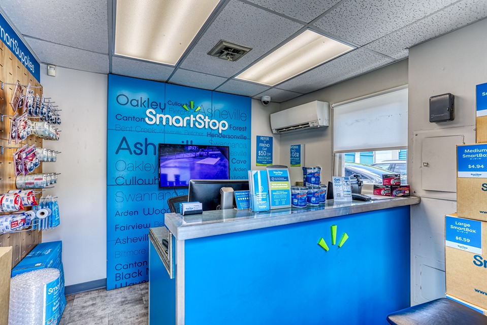 SmartStopSelfStorage-AshevilleNC-40WilmingtonSt-Office