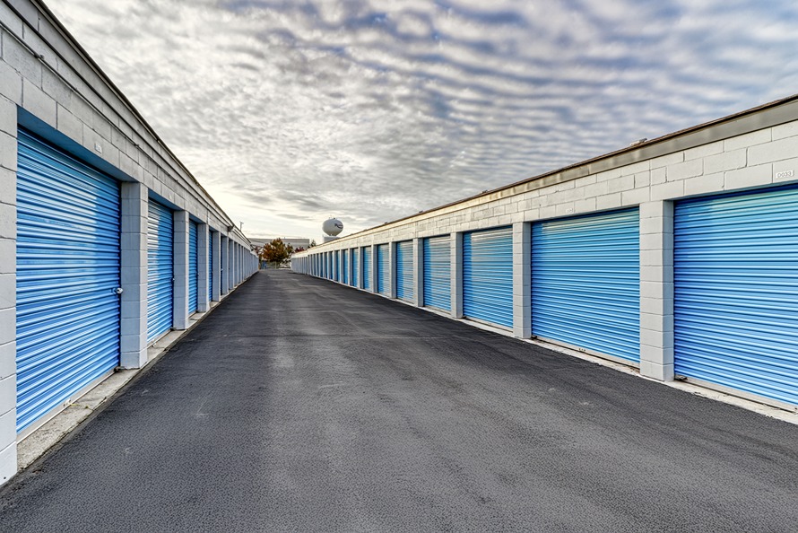 SmartStopSelfStorage-RomeovilleIL-1302MarquetteDr-DriveUpUnits