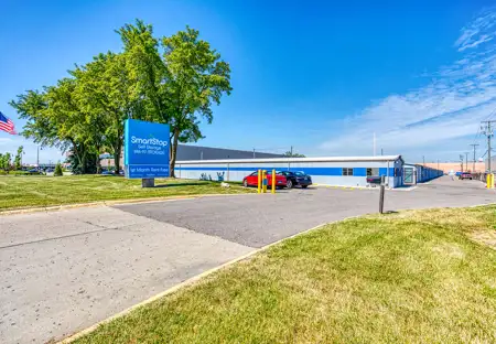SmartStopSelfStorage-SterlingHeightsMI-42557VanDykeAve-Hero