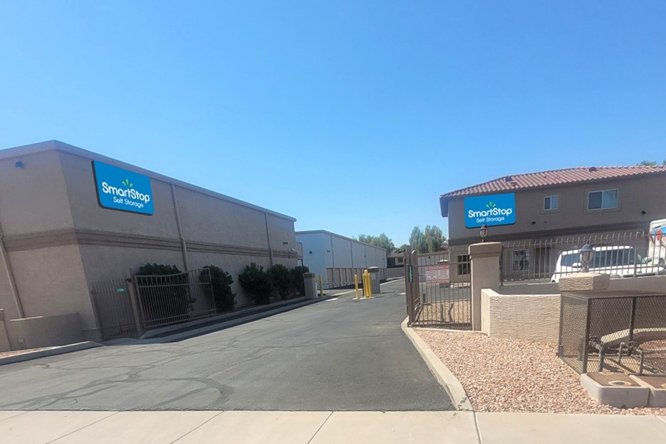 Store Front at SmartStopSelfStorage-GlendaleAZ-13551WGlendaleAve