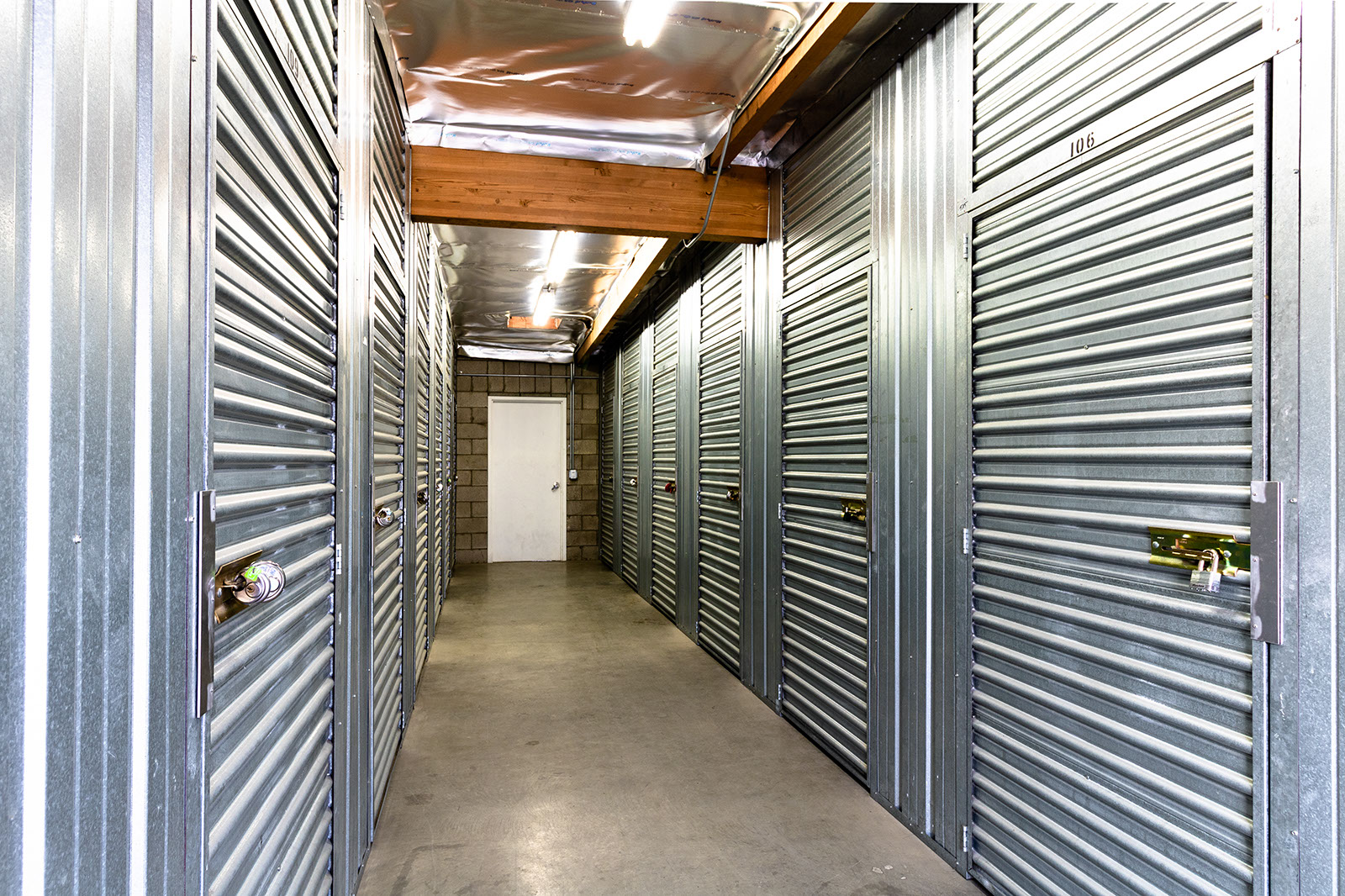 SmartStopSelfStorage-LancasterCA-43707SierraHwy-InteriorUnits