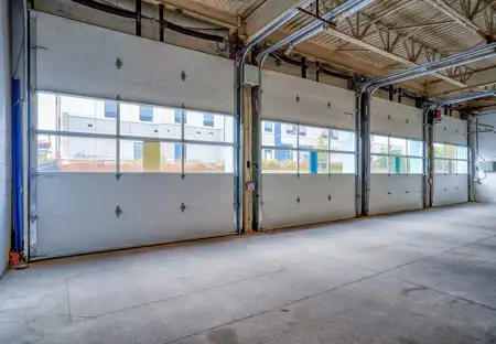 SmartStopSelfStorage-BurlingtonONT-1207ApplebyLine-LoadingBay