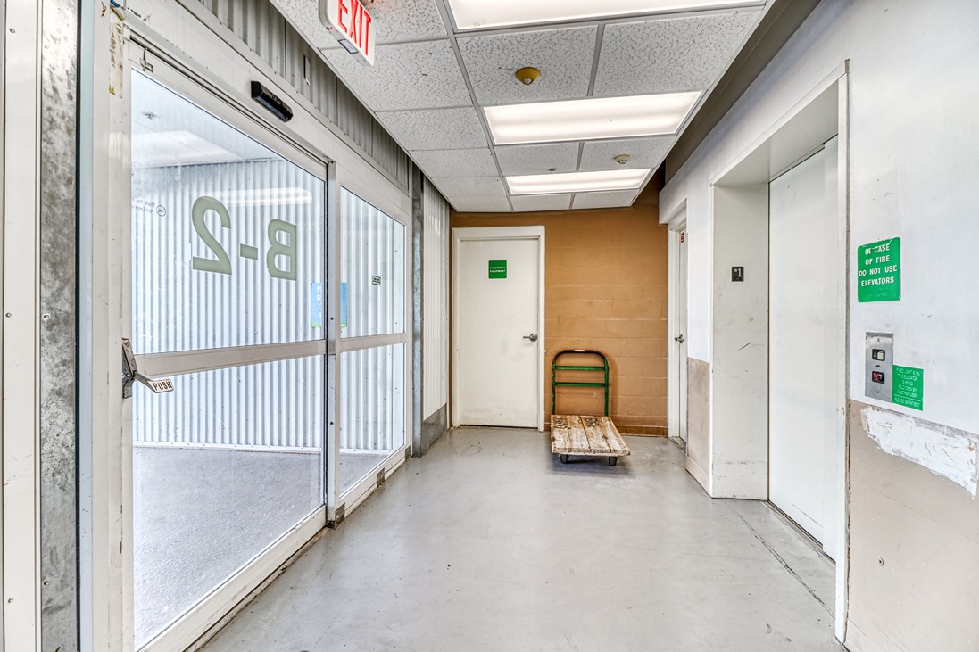 SmartStopSelfStorage-NaplesFL-7755PreserveLane-ElevatorAccess