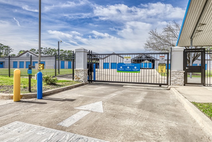 SmartStopSelfStorage-SpringTX-9040LouettaRd-Gate