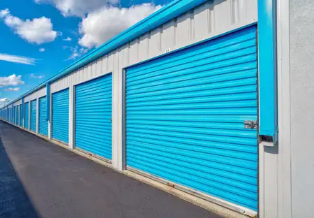 SmartStopSelfStorage-BurlingtonONT-4491MainwayDr-DriveUpUnits