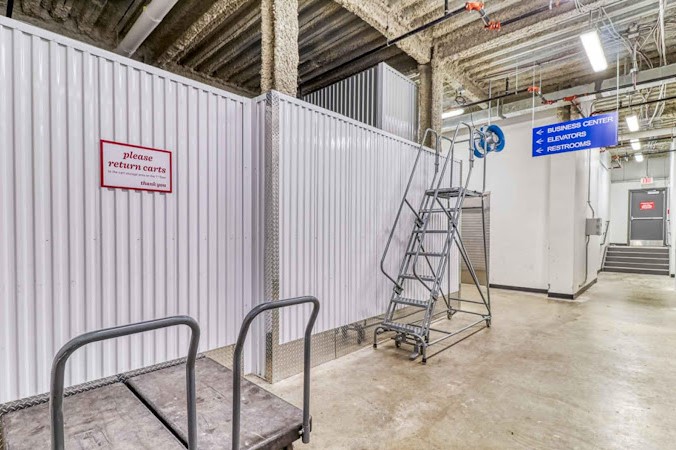 SmartStopSelfStorage-WashingtonDC-1401 22ndStSE-Hand Carts