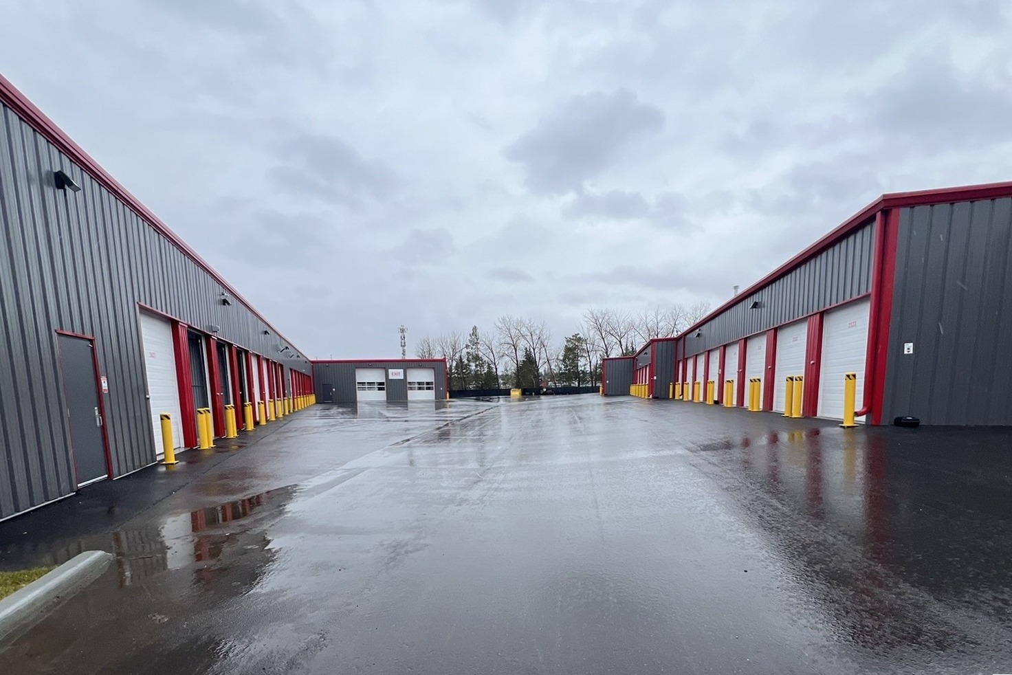 SmartStop Self Storage_8 Inglewood Dr_St Albert, AB-Drive Up Units