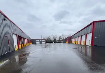 SmartStop Self Storage_8 Inglewood Dr_St Albert, AB-Drive Up Units