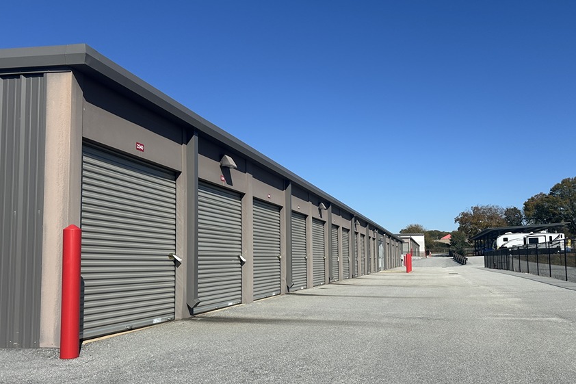SmartStopSelfStorage-BoilingSpringsSC-112 McCullugh Rd-Drive Up