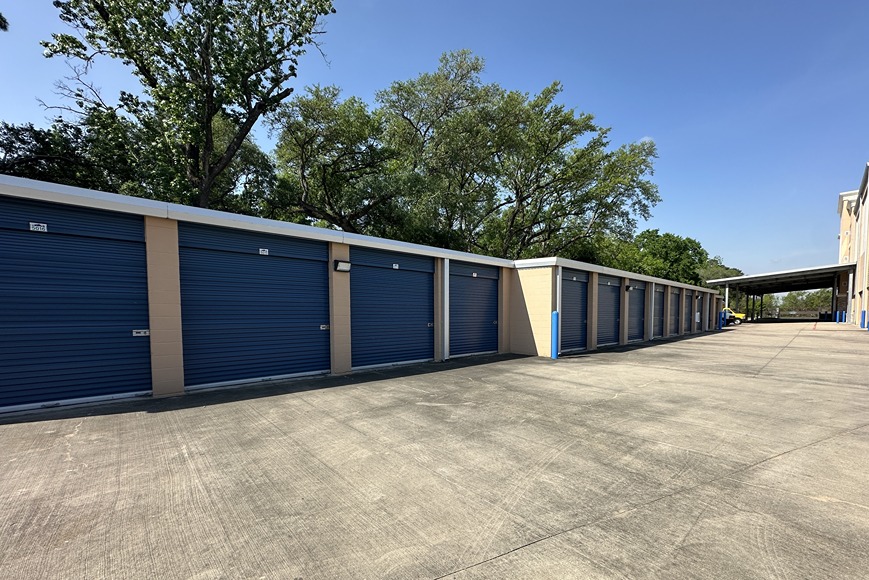 SmartStopSelfStorage-SpringTX-21836HolzwarthRd-DriveUpUnits
