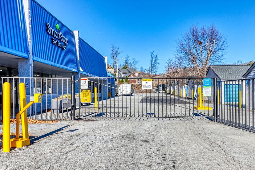 SmartStopSelfStorage-ArdenNC-6LongShoalsRd-Gate