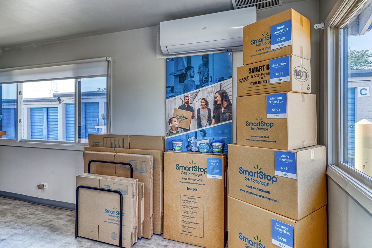 SmartStopSelfStorage-BloomingdaleIL-240WArmyTrailRd-Moving Supplies