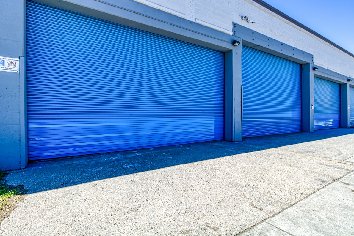 SmartStopSelfStorage-NewarkNJ-99EvergreenAve-Loading Bays