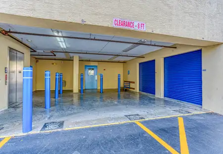 SmartStopSelfStorage-WellingtonFL-1341SouthStateRd-LoadingDock