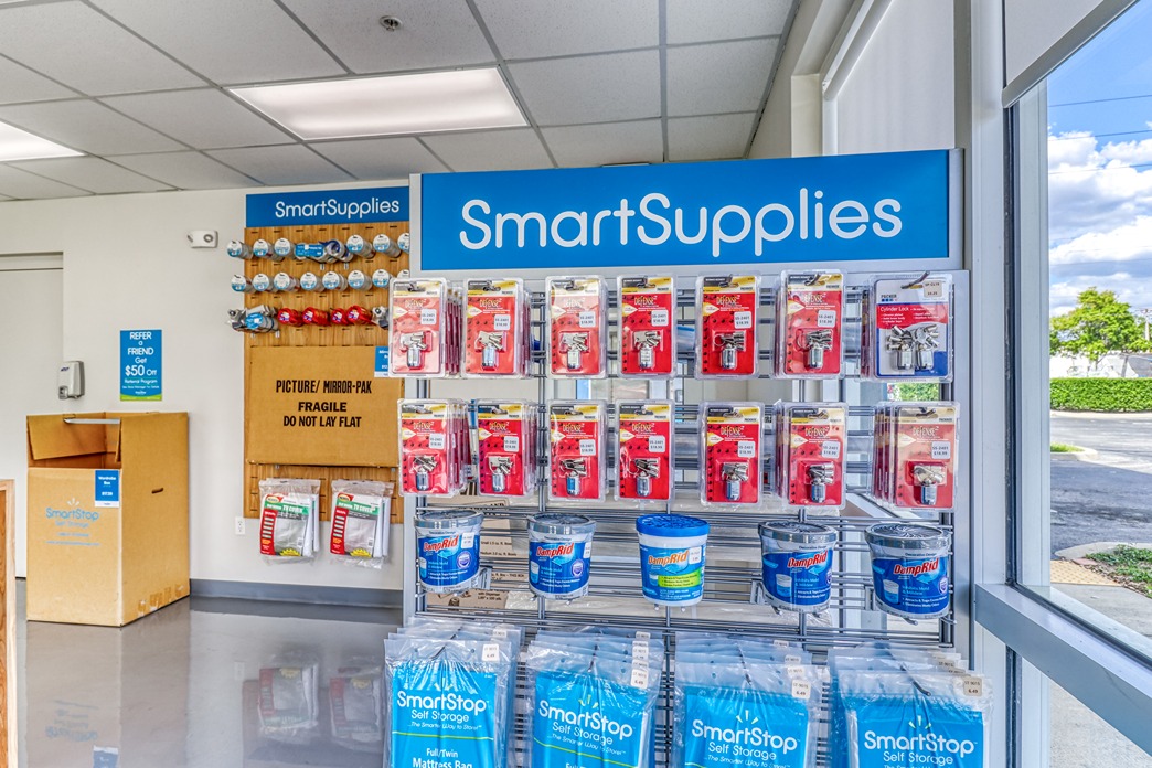 SmartStopSelfStorage-RiverviewFL-9811ProgressBlvd-MovingSupplies