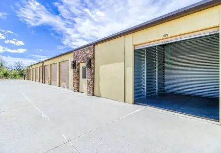 SmartStopSelfStorage-AuroraCO-6950SGartrellRd-Exterior-Units