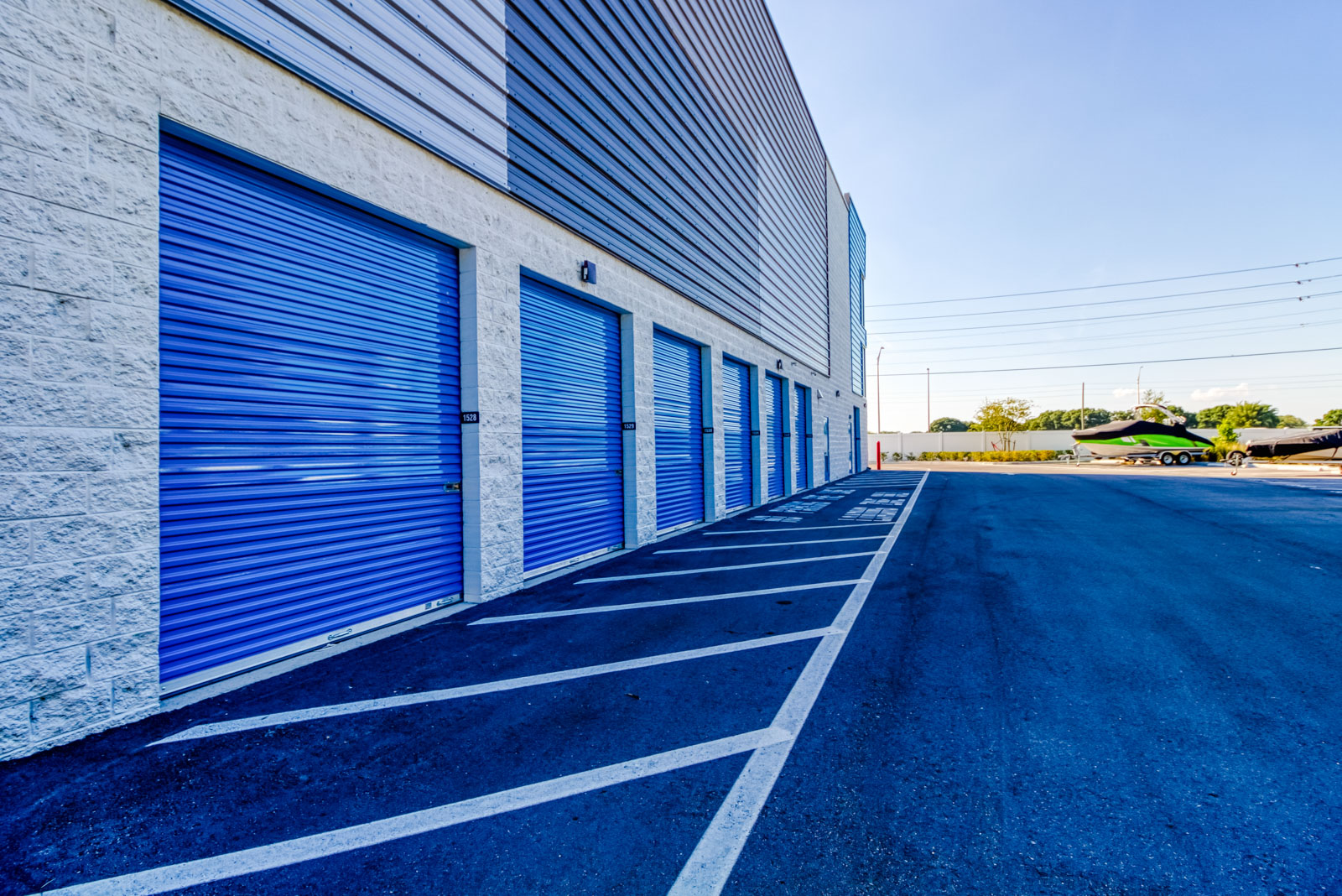 SmartStopSelfStorage-LutzFL-16900Florida54-DriveUpUnits