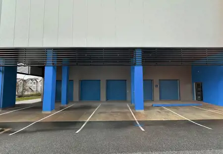 SmartStop Self Storage-1305East7thAve-VancouverBC-Covered Loading