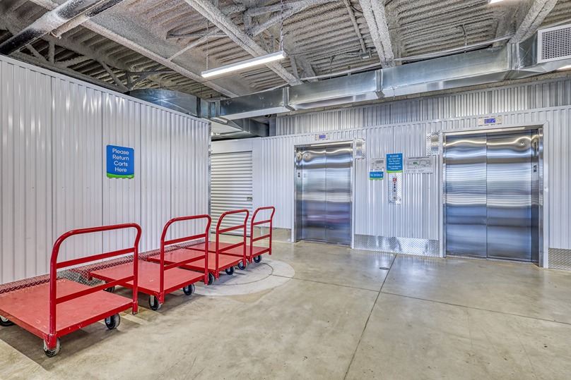 SmartStopSelfStorage-HamiltonONT-550 Centennial Pkwy N-ElevatorAccess
