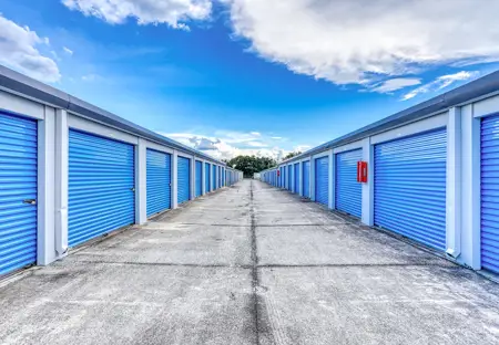 11203 US-301, Oxford, FL Drive Up Unit | SmartStop