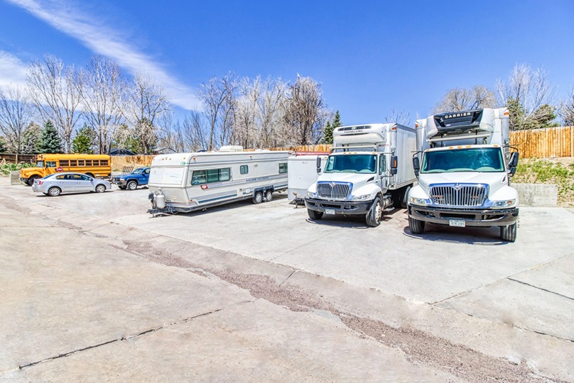 SmartStopSelfStorage-DenverCO-8881 EFloridaAve-Parking