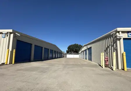 SmartStopSelfStorage-PasadenaTX-7905SpencerHwy-DriveUpUnits