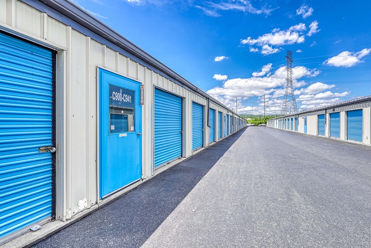 Drive Up Units at SmartStopSelfStorage_1197 Plains Rd, Burlington, ON