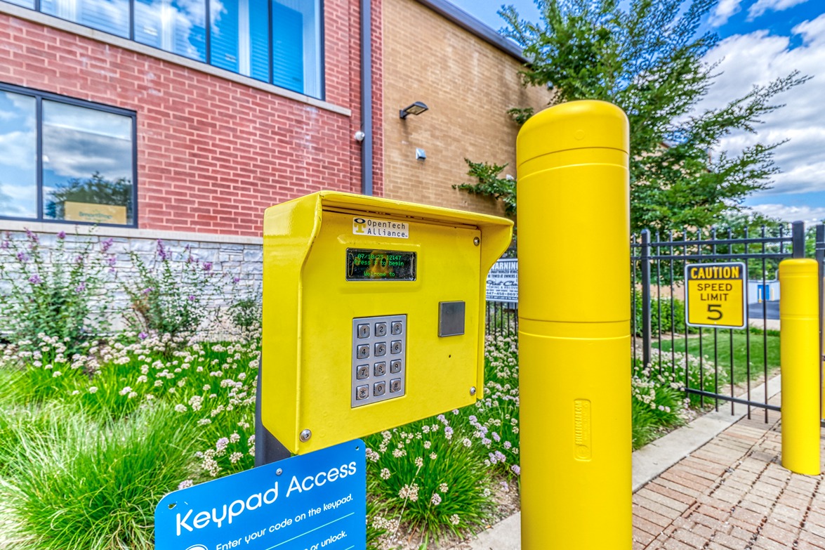 1910 E Algonquin Rd, Algonquin, IL Keypad Access | SmartStop