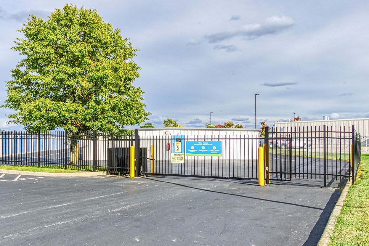 SmartStopSelfStorage-TroyOH-21KingsChapelDrN-Security