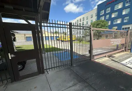 SmartStopSelfStorage-ShenandoahTX-18250Interstate45S-Gate