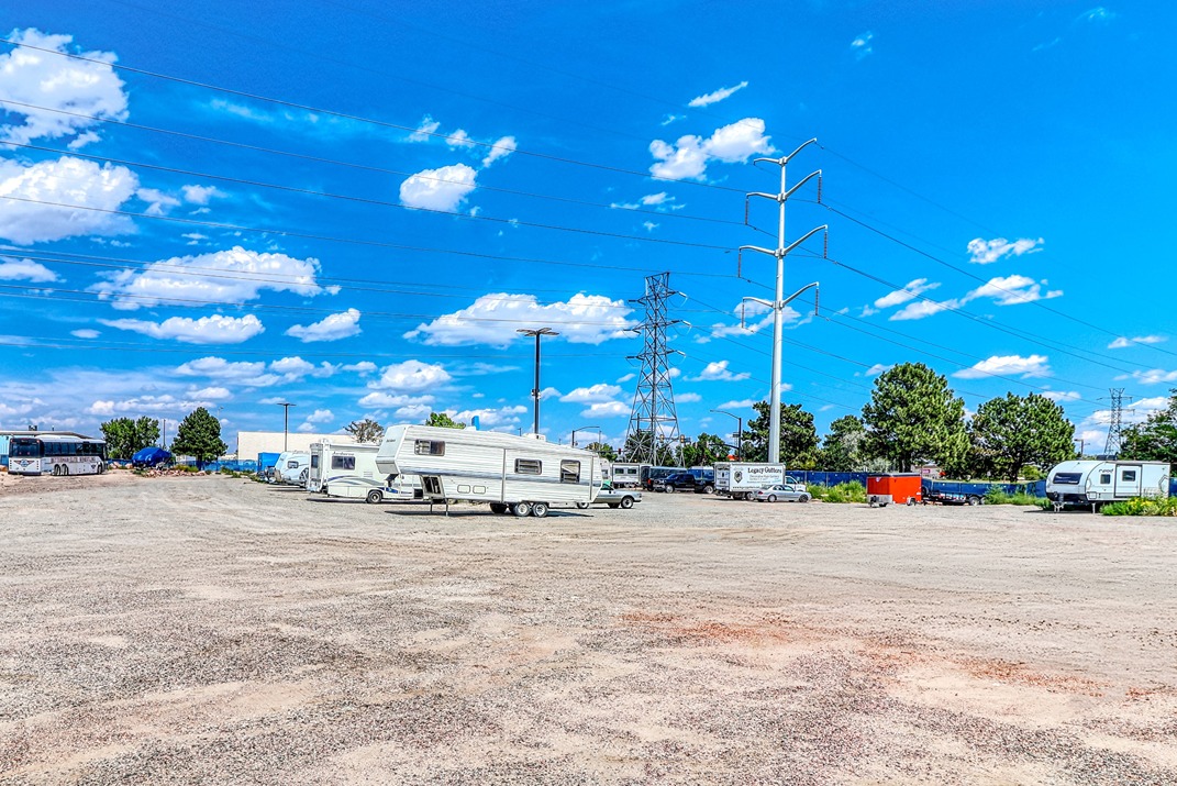 SmartStopSelfStorage-ColoradoSpringsCO-3150BoychuckAve-Parking