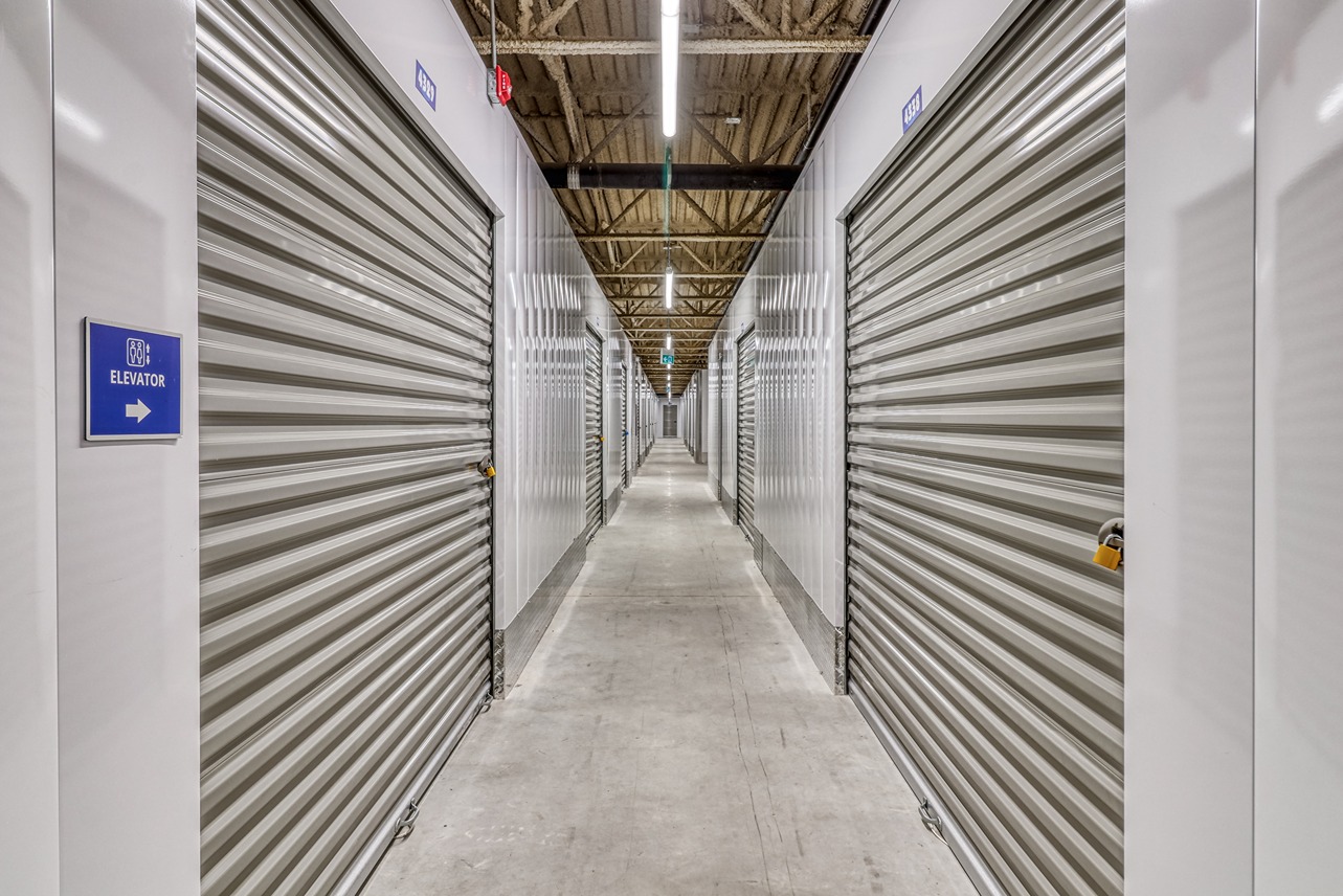 SmartStopSelfStorage-MississaugaONT-2068 S Sheridan Way-Interior Units